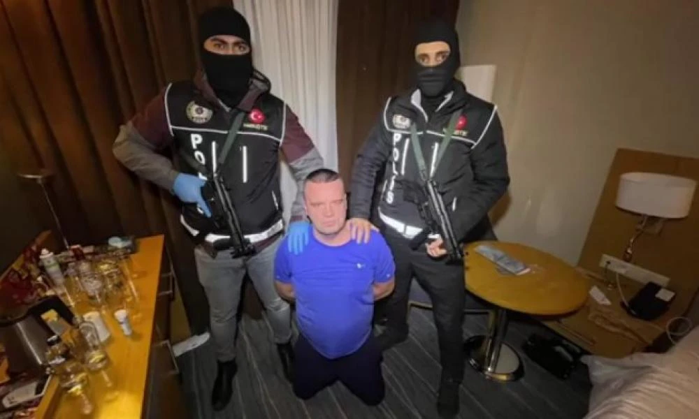 Συνελήφθη στην Κωνσταντινούπολη αρχηγός βρετανικής σπείρας που εμπλέκεται σε εμπόριο ναρκωτικών